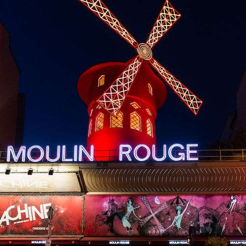 Paris : Croisi\u00e8re sur la Seine + spectacle du Moulin Rouge avec transport