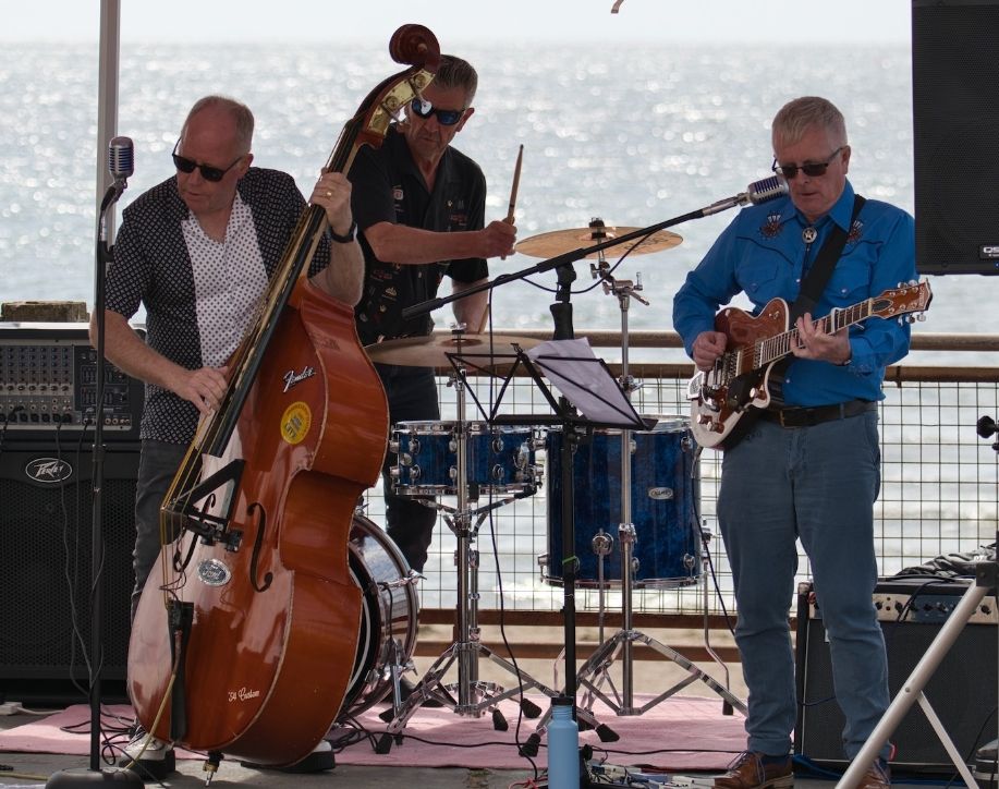 Peas Rockabilly Original Blackeyed LIVE at The George Hotel Inveraray!