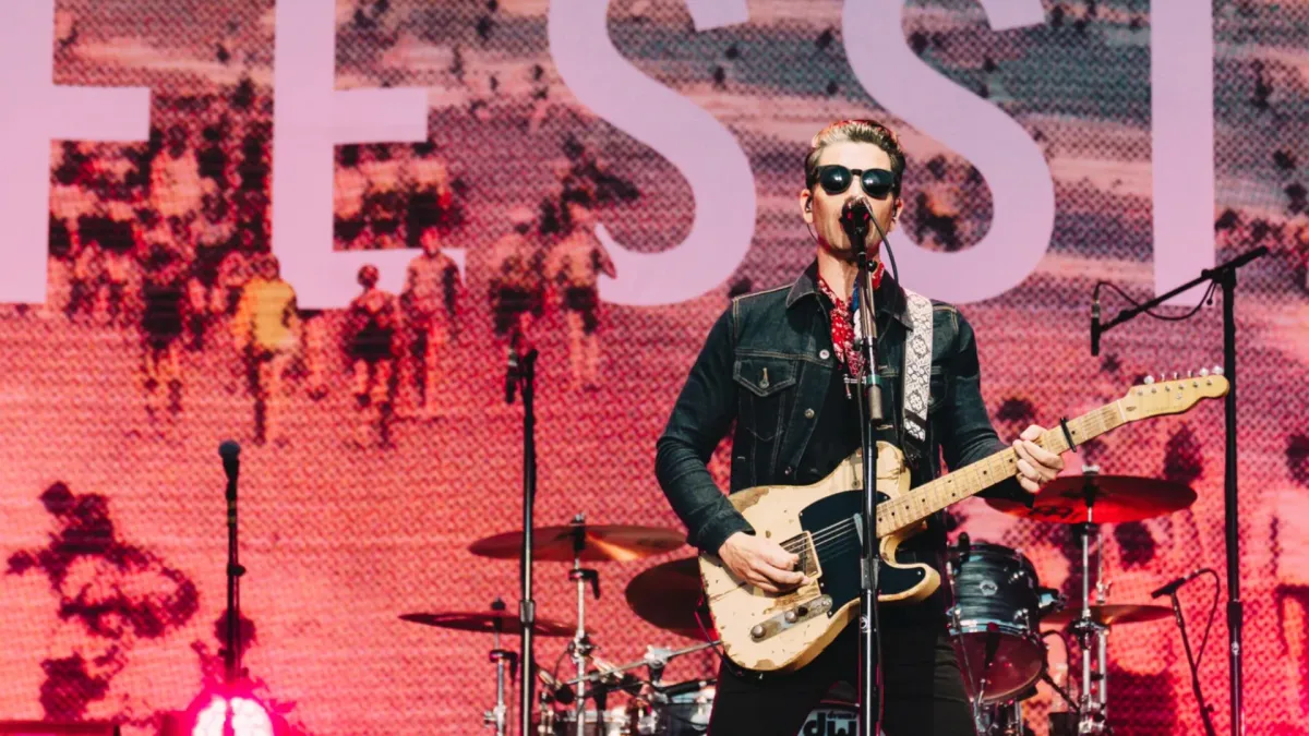 Dashboard Confessional in Oshawa