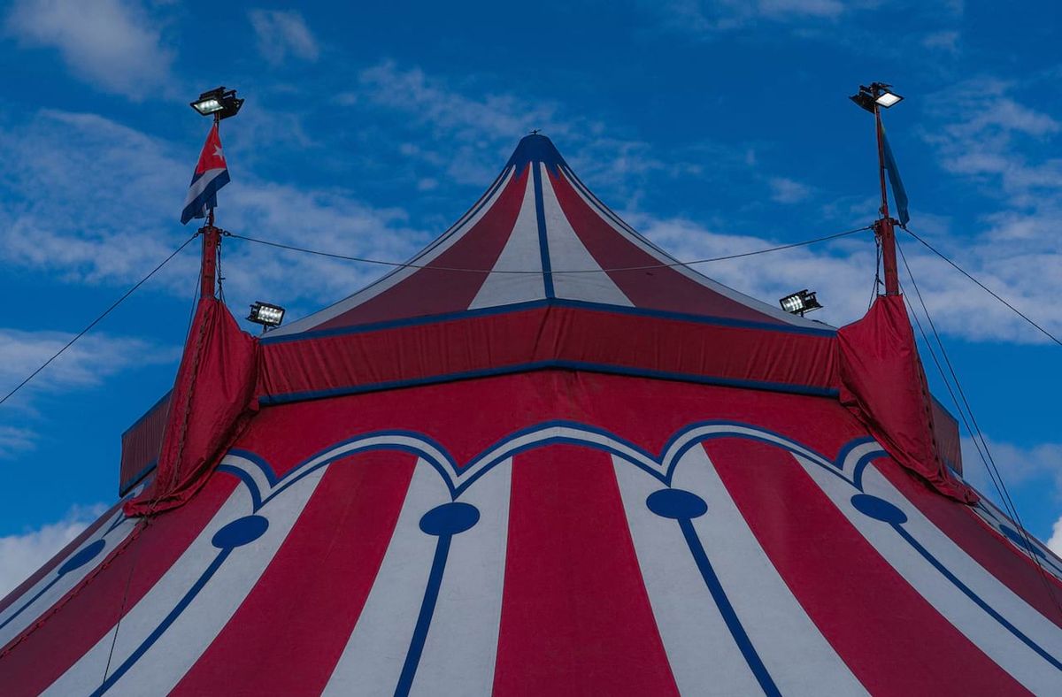 The Mysterious Circus at La Casa Del Pueblo