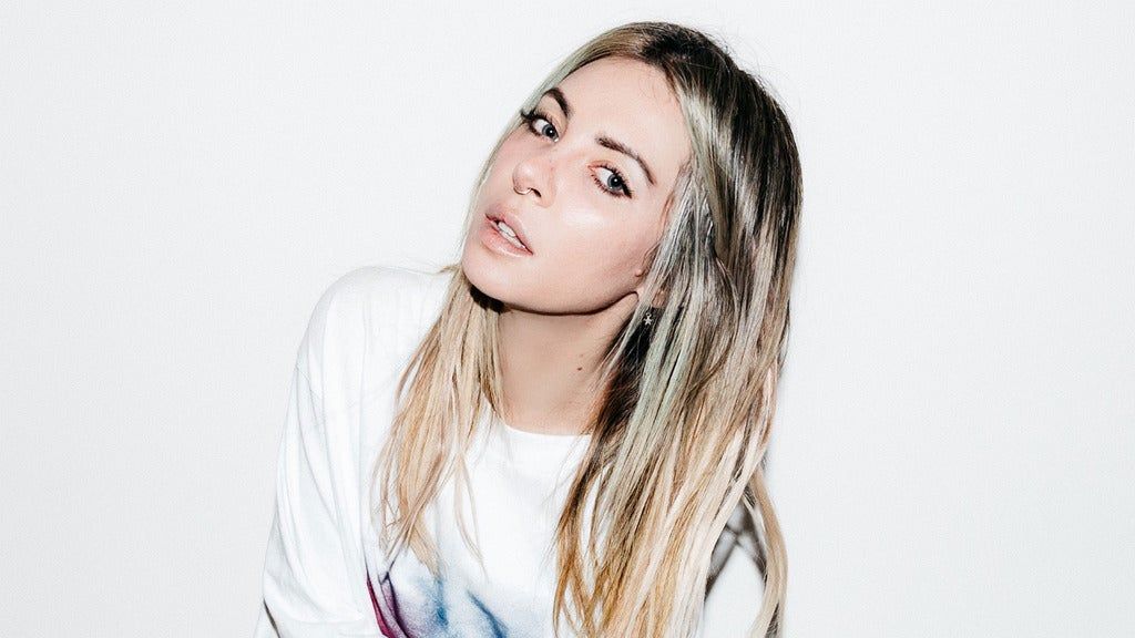 Alison Wonderland 360\u00b0 Club Set