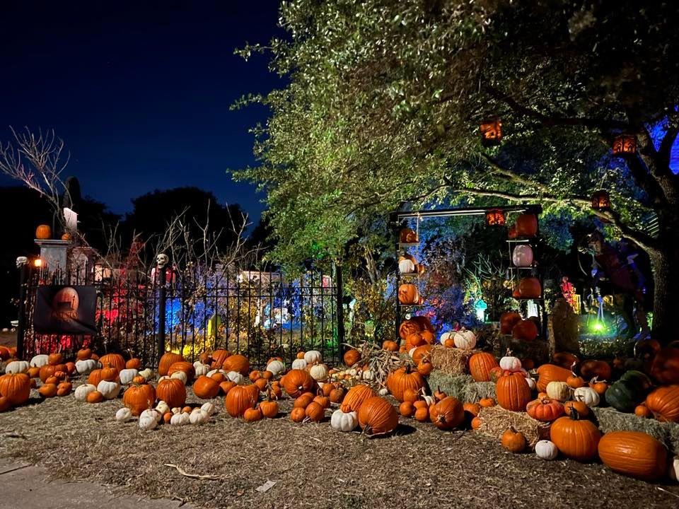 Last Stop Haunt Community Pumpkin Carving