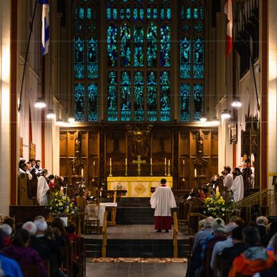 TO THE POINT presents The Cathedral Choir & Halley