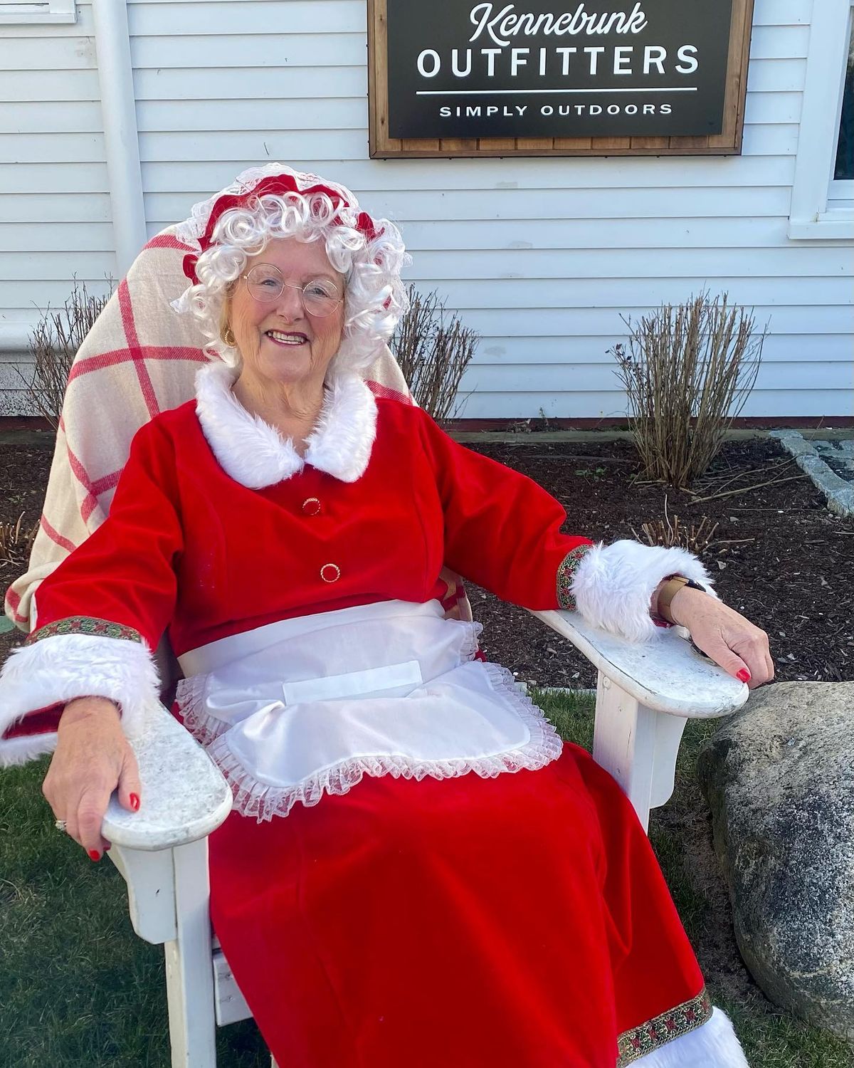 Reindeer & Mrs. Claus at Kennebunk Outfitters