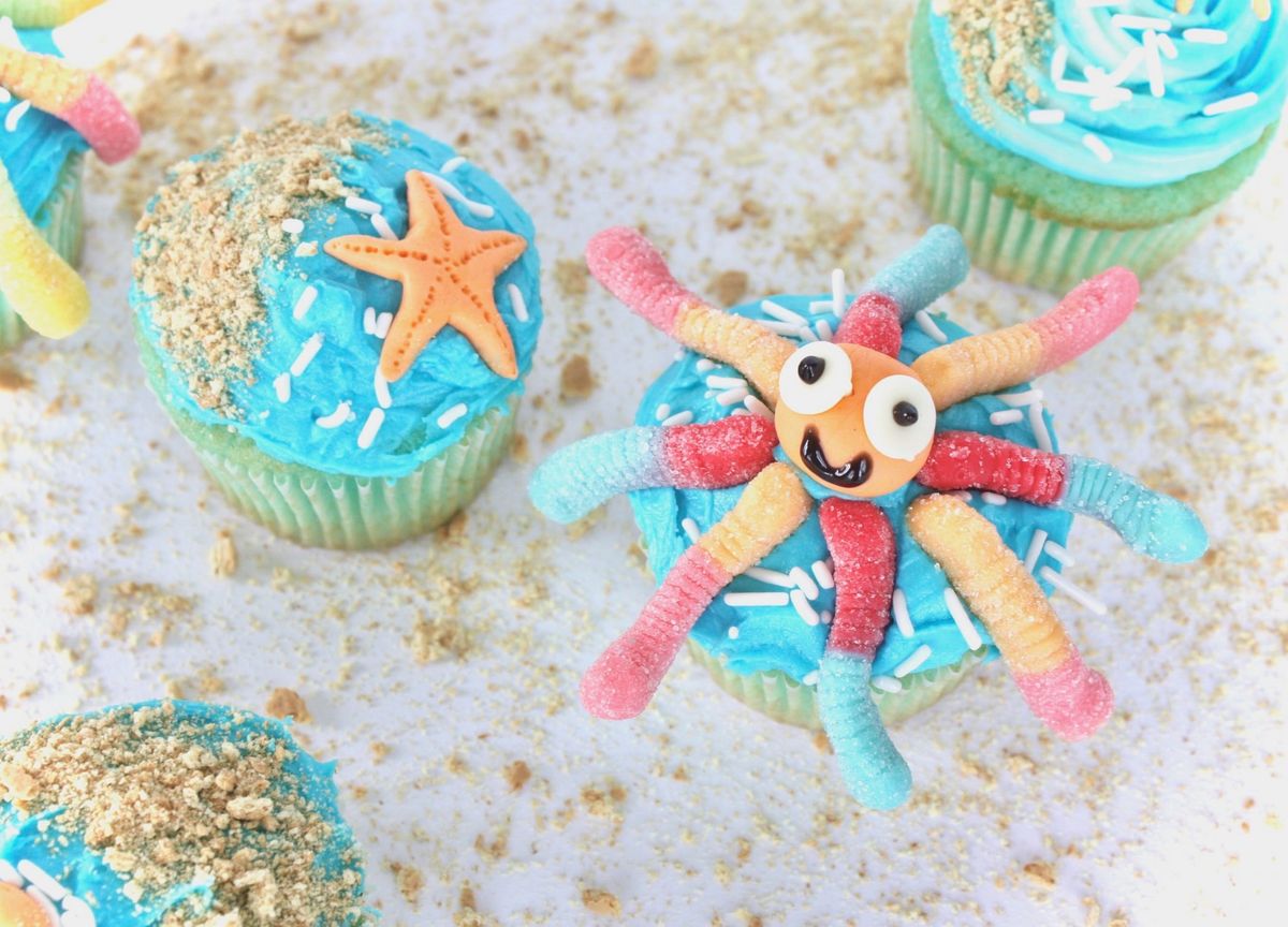 Under the Sea Cupcakes (Ages 2-8 w\/ Caregiver)