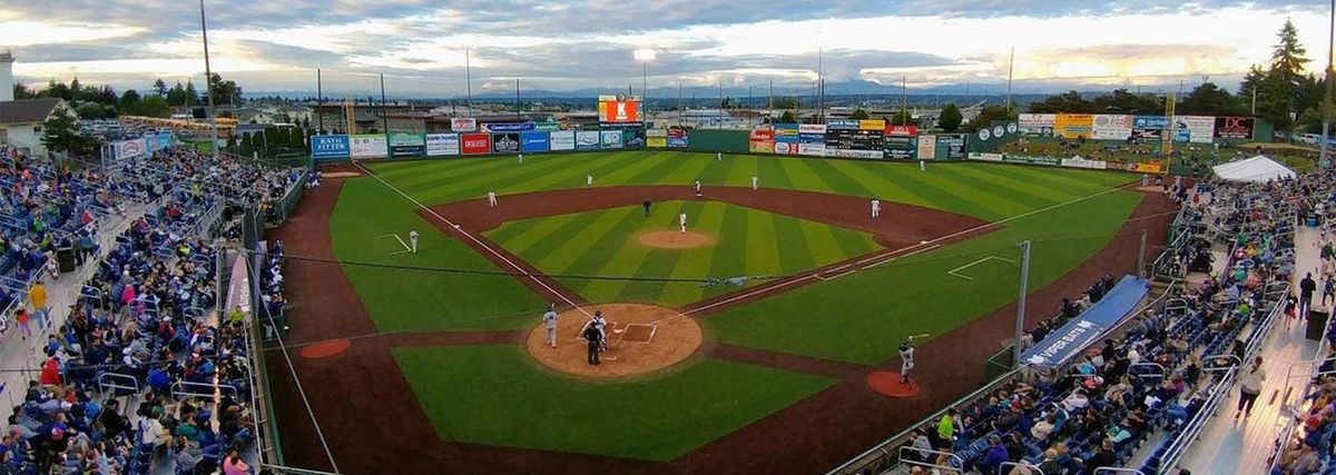 Eugene Emeralds at Everett AquaSox at Everett Memorial Stadium