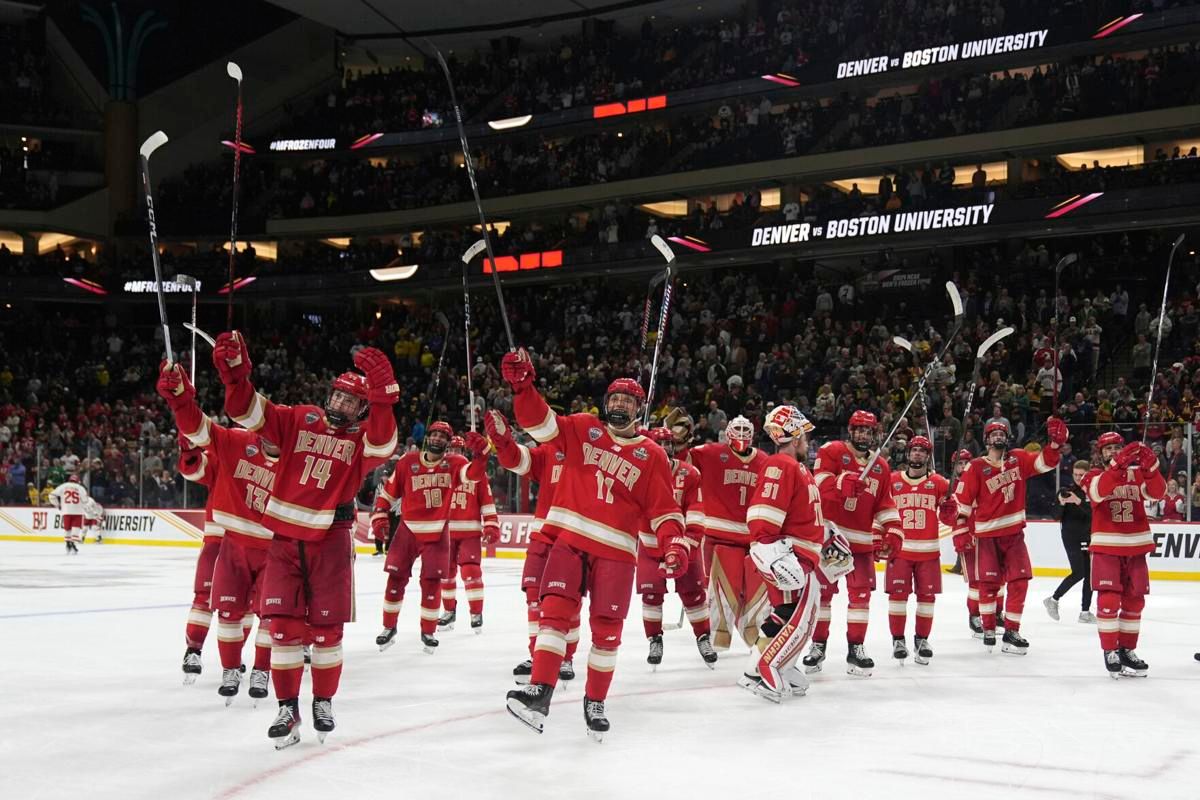 Parking Harvard Crimson at Quinnipiac Bobcats Mens Hockey