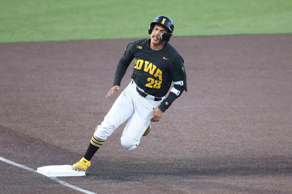 Iowa Hawkeyes Softball vs. Washington Huskies
