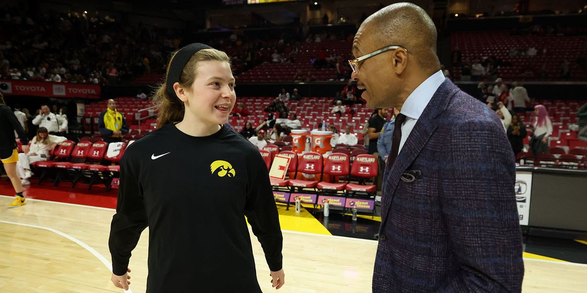 Maryland Terrapins at Iowa Hawkeyes Womens Volleyball