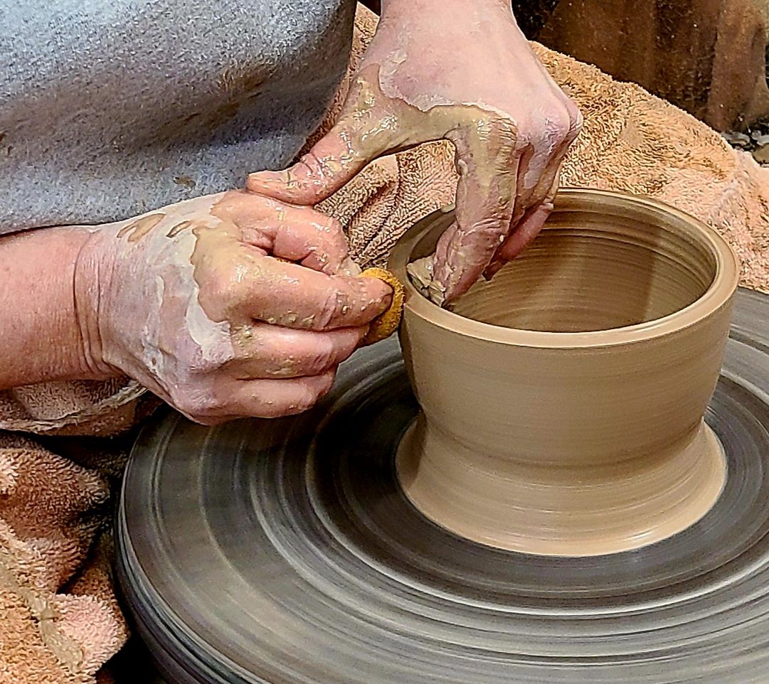 Learn Pottery Wheel Throwing