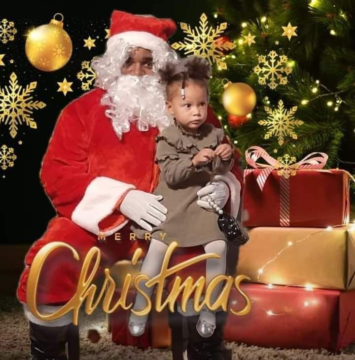 Pictures with Santa 