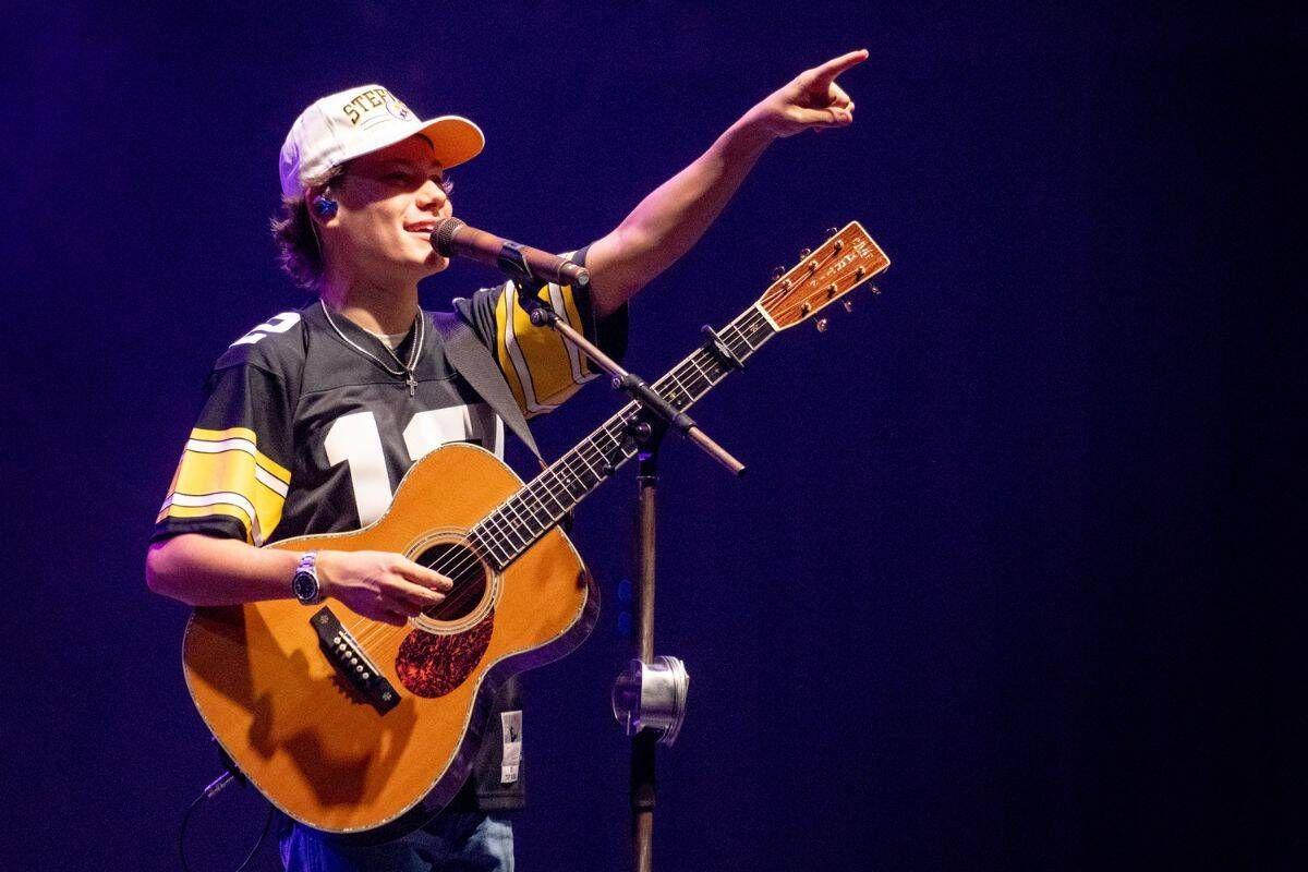 Maddox Batson with Jenna Davis