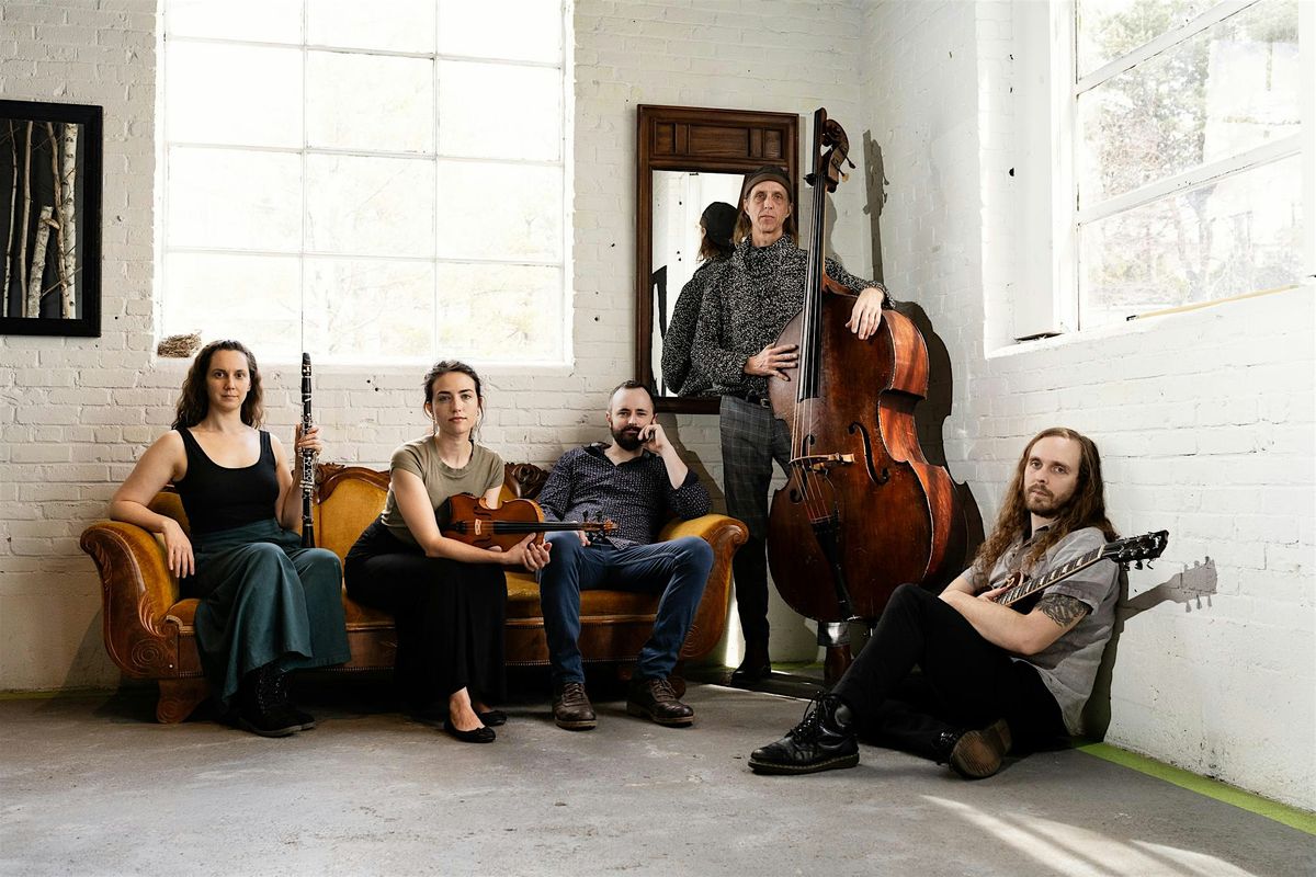 For\u00eat Endormie: Neoclassical & Folk Francophone Music