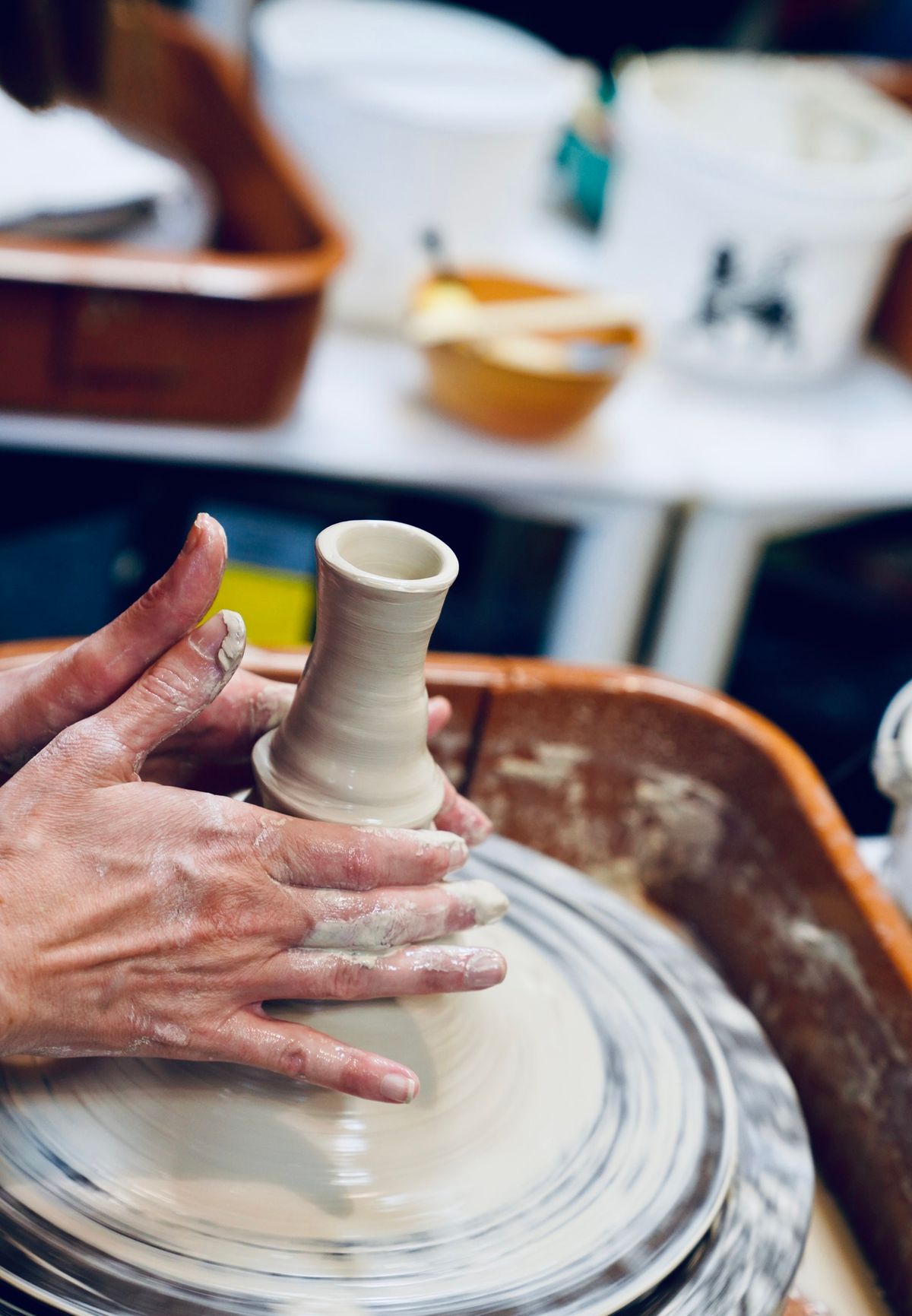 One day "Try-It" Pottery Class.      It is a fun class for beginners to learn pottery-making basics.