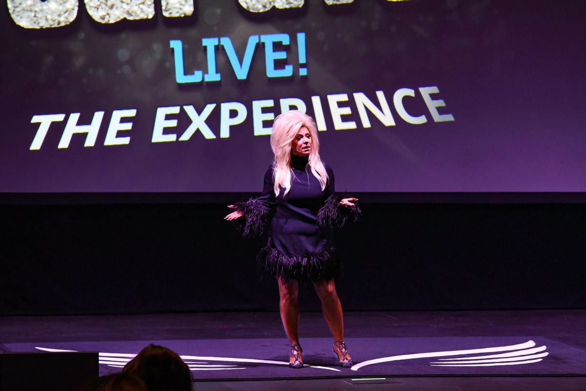 Theresa Caputo Live: The Experience