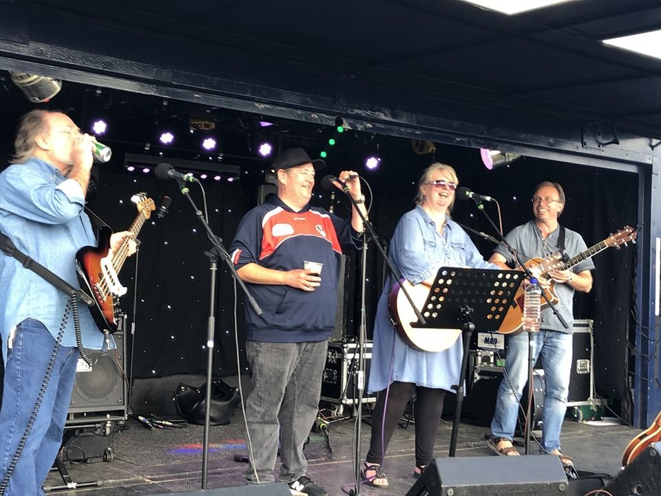 Miv, Kev and Dave Live at Beaumaris Food Festival