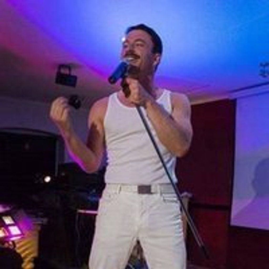Freddie Mercury \/ Queen Tribute
