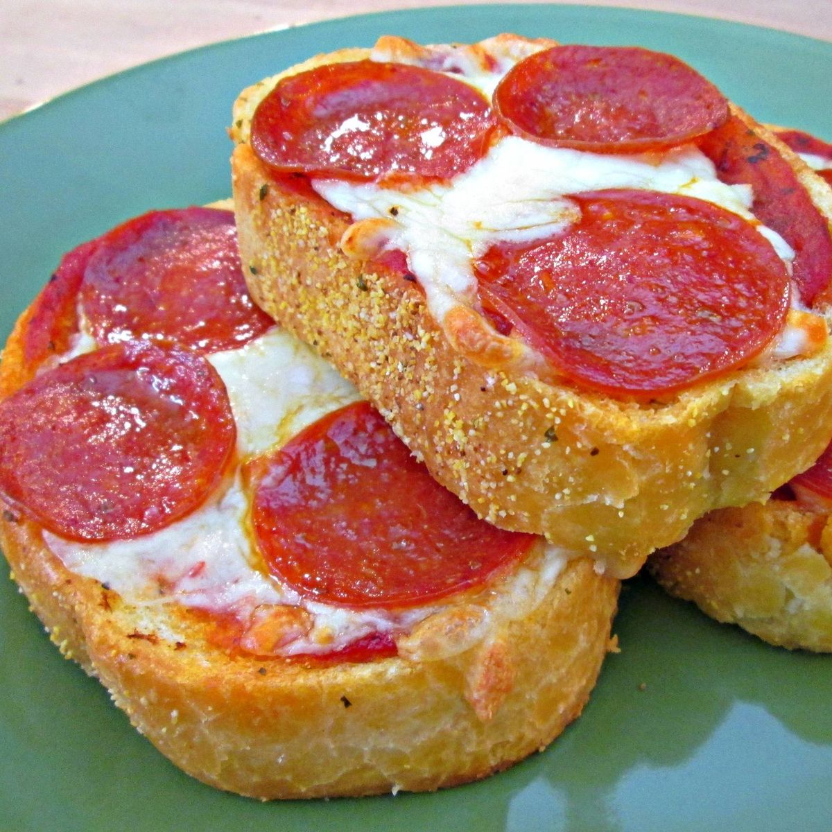 Garlic Bread Pizza