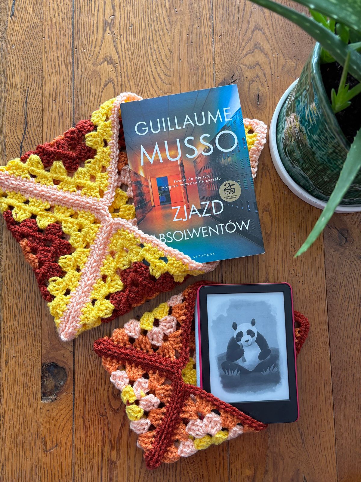 Granny Square Book Sleeve