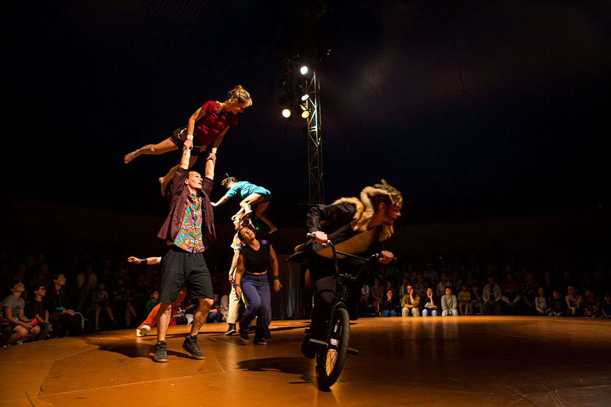 Spectacle | Foutoir C\u00e9leste | Cirque Exalt\u00e9