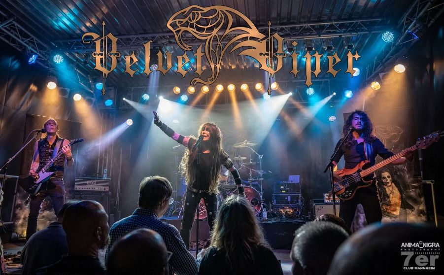 Jutta Weinhold`s "Velvet Viper" live im Lemmy`s