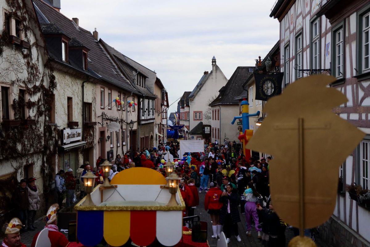 Rosenmontagszug des KCV Sprudelfunken Kiedrich