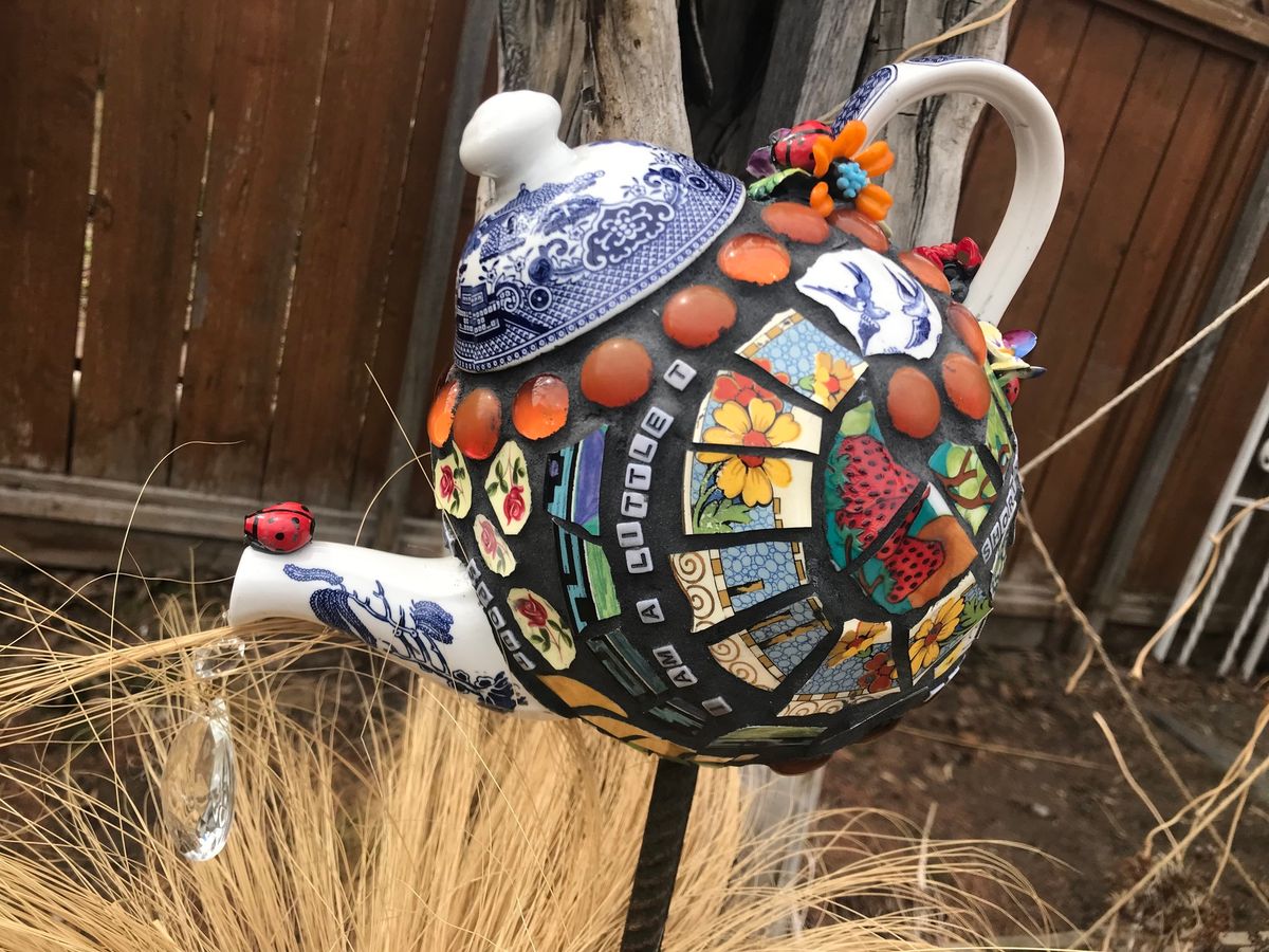 Mosaic Teapot Garden Ball
