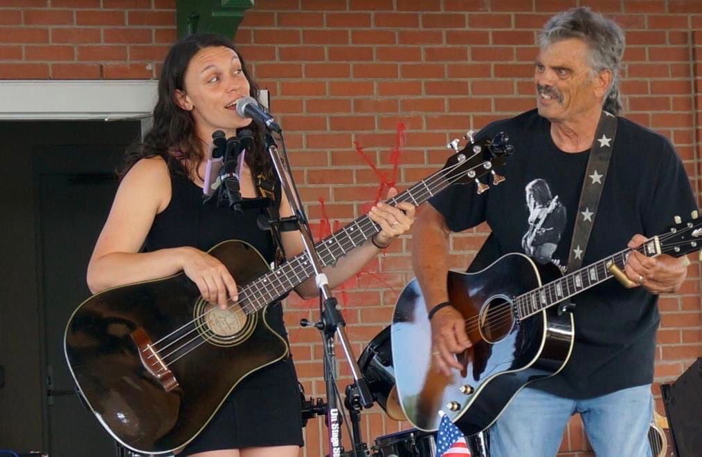 ELLEN  & John, acoustic ,Gateway Harbor Food Trucks