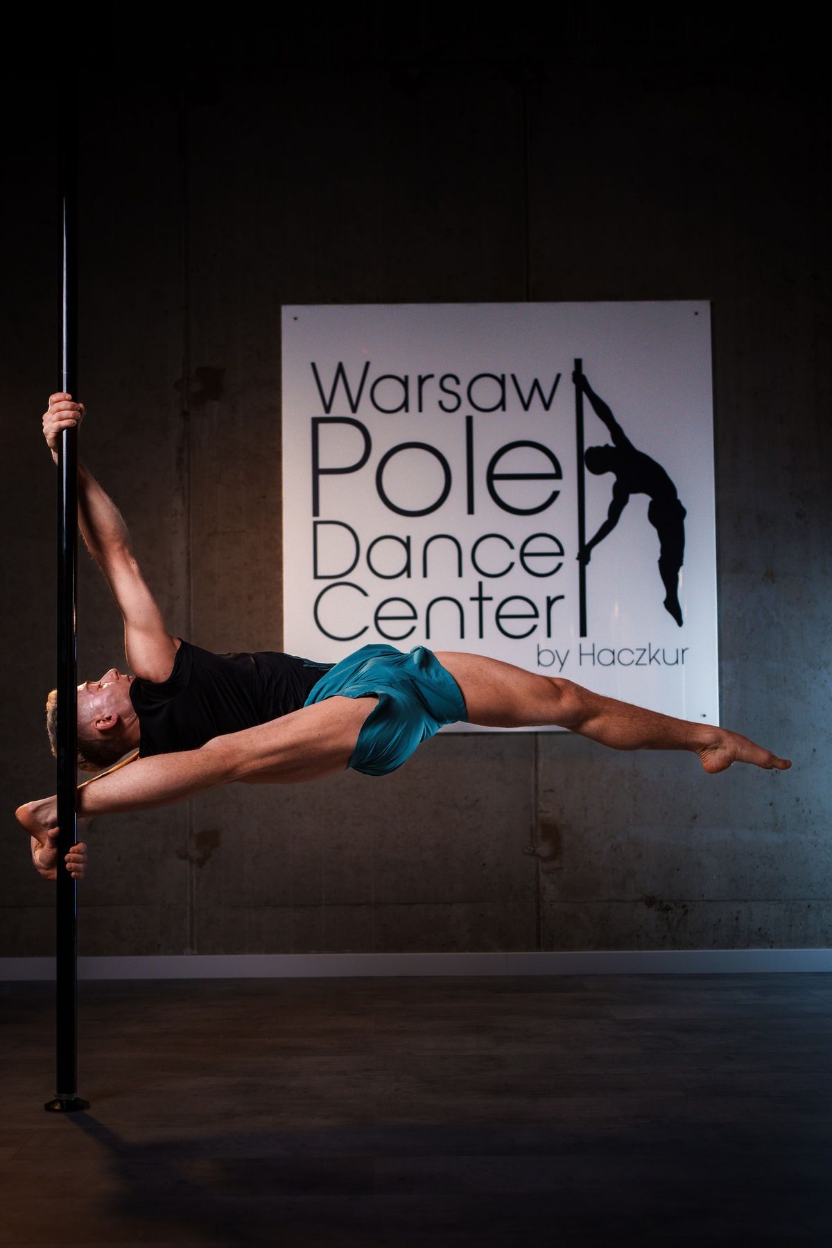 Show: Pawe\u0142 Haczkur pole dance workshops