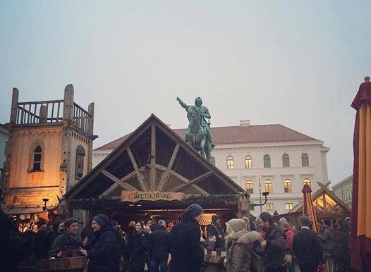 Mittelalterlicher Weihnachtsmarkt in M\u00fcnchen 2021