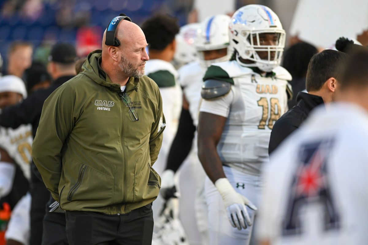 Navy Midshipmen at UAB Blazers Football