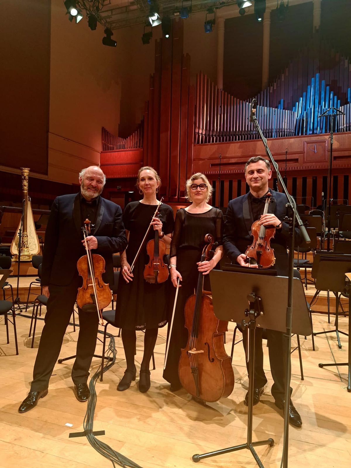 MODERN TIMES STRING QUARTET PLAYS MOZART & PROKOFIEFF