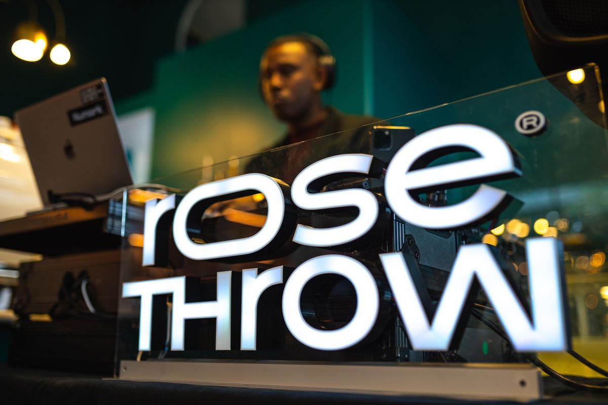 Rosethrow