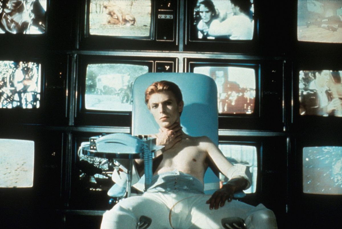 THE MAN WHO FELL TO EARTH (1976) at Paramount 50th Summer Classic Film Series
