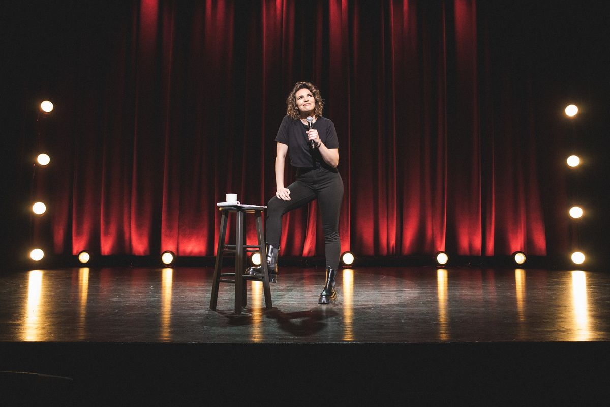 Beth Stelling at the Victoria Theatre- Official