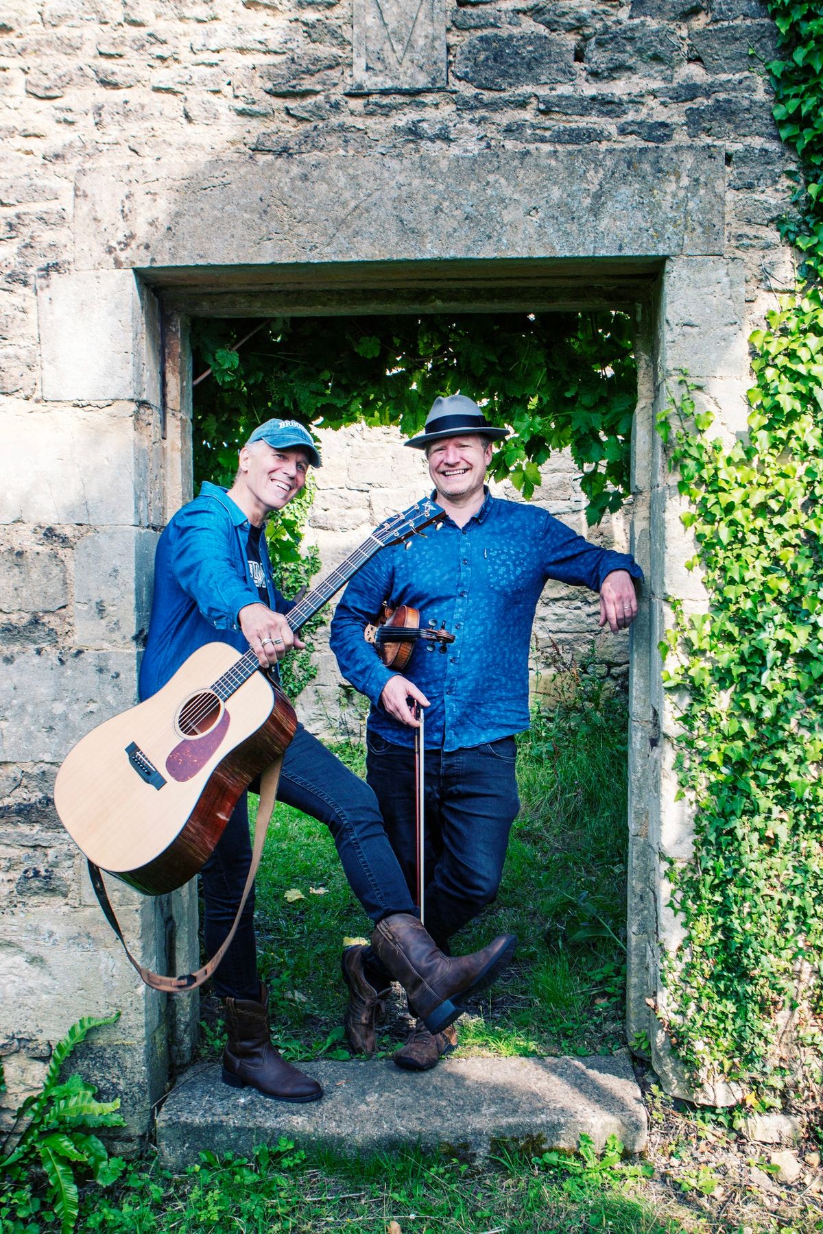 Brooks Williams & Aaron Catlow at The Tin Shed, Treuddyn in Flintshire, N.Wales