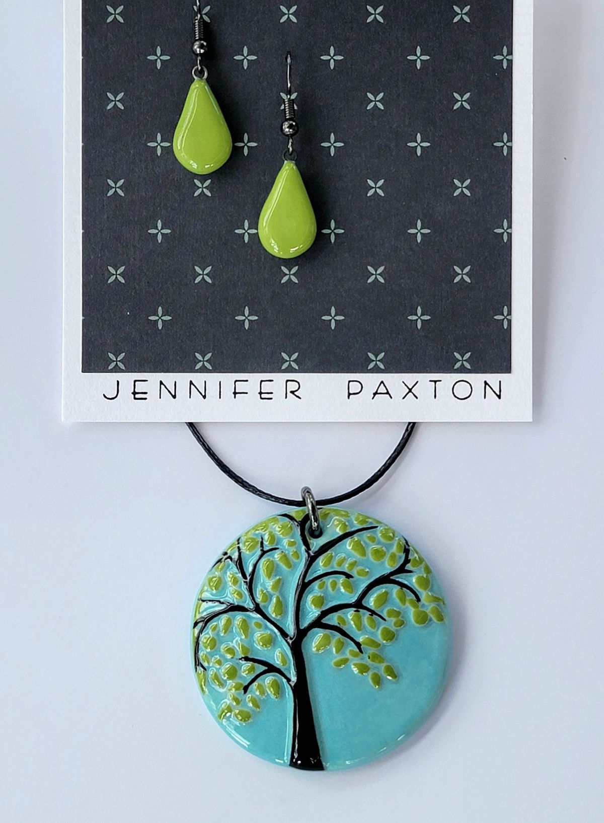 Meet the Artist - Jennifer Paxton