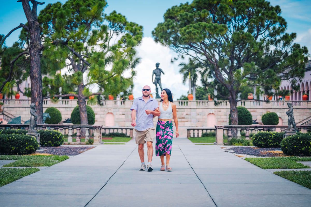 Parking Cirque Dreams Holidaze - Lakeland City