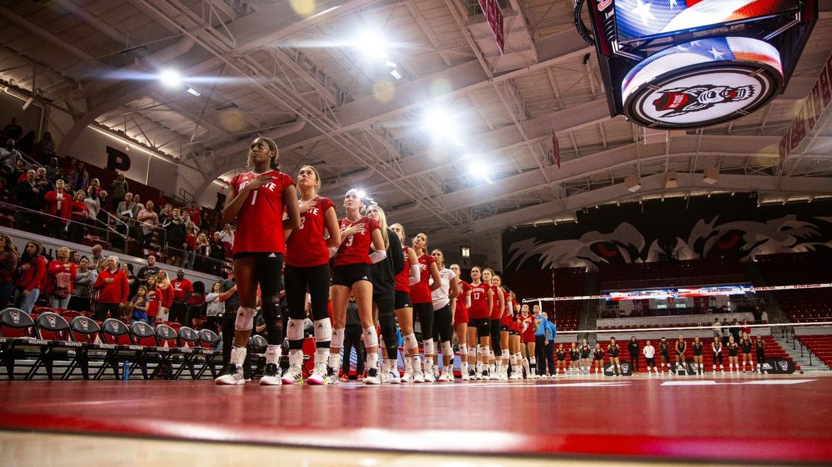 Parking Coastal Carolina Chanticleers at NC State Wolfpack Womens Volleyball
