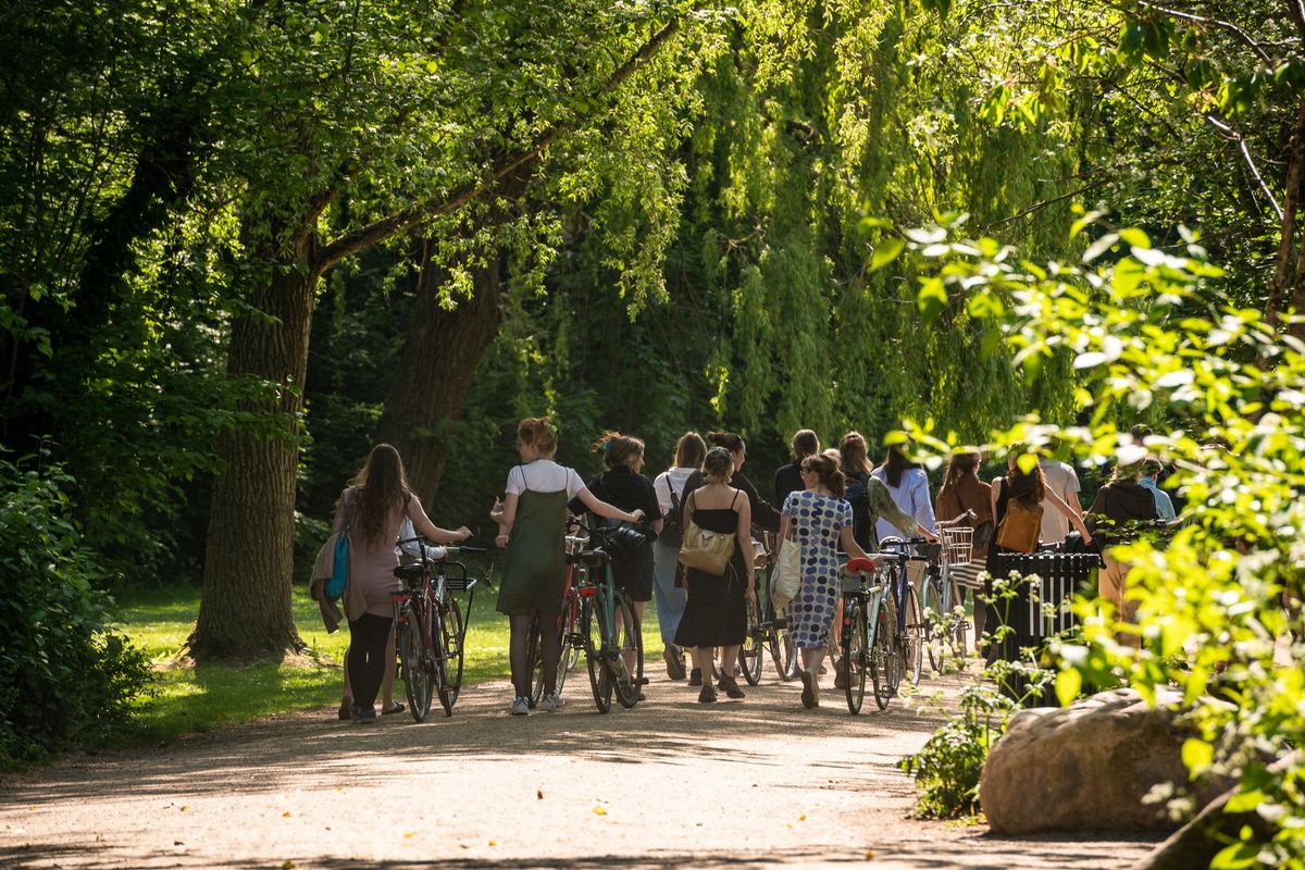 P\u00c5 TUR I KONGERNES FREDERIKSBERG \/ PARKVANDRING I FREDERIKSBERG HAVE