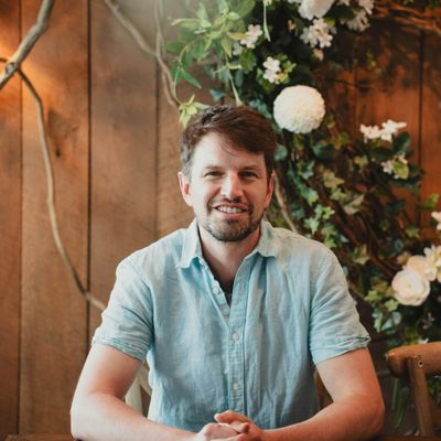 Mike \u00b7 Relationships \u00b7 Couples Therapist