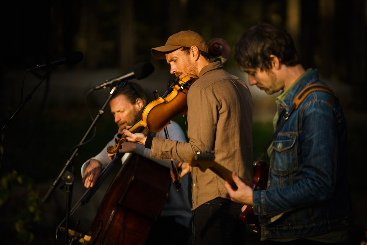 Erlend Viken Trio \/\/ Bergen Kj\u00f8tt