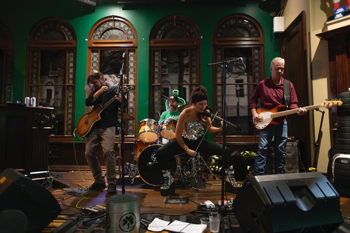 Flannigan's Right Hook St. Paddy's Pre Celebration! - LIVE MUSIC