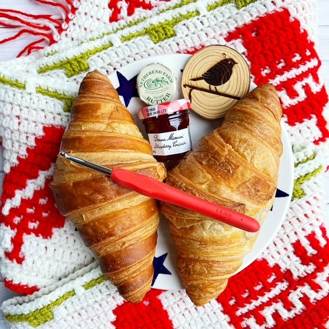 Croissants & Crochet