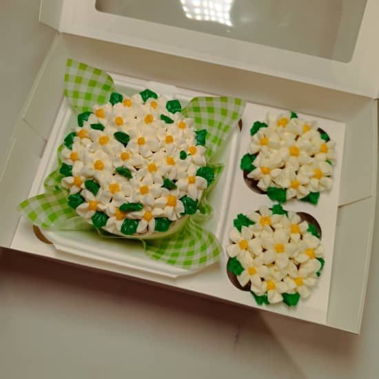 Pack dulce tarta bento y cupcakes de flores