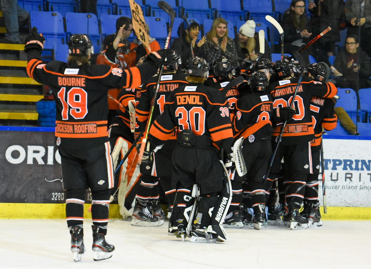 Langley Rivermen at Nanaimo Clippers at Frank Crane Arena