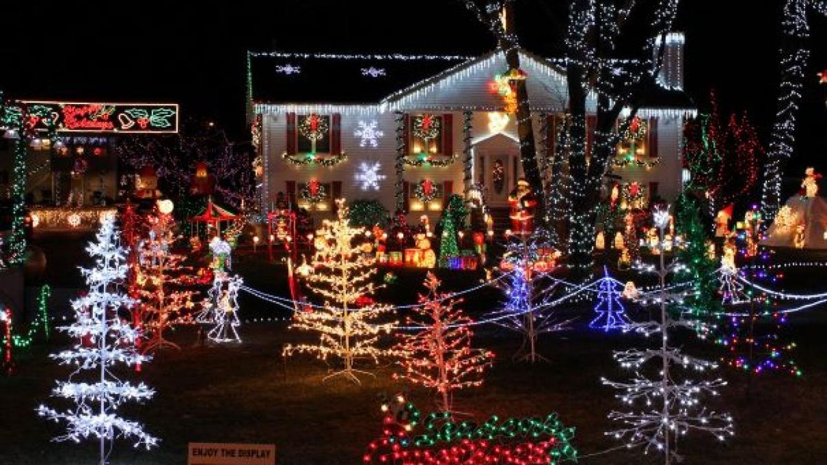 Sacramento Fab 40's Holiday Lights Walking Tour