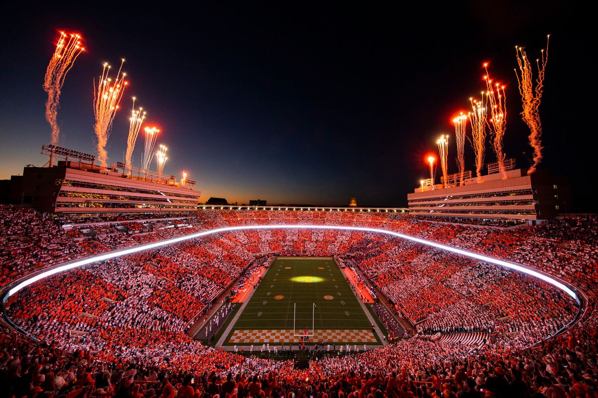 Georgia Bulldogs at Tennessee Vols Football at Neyland Stadium