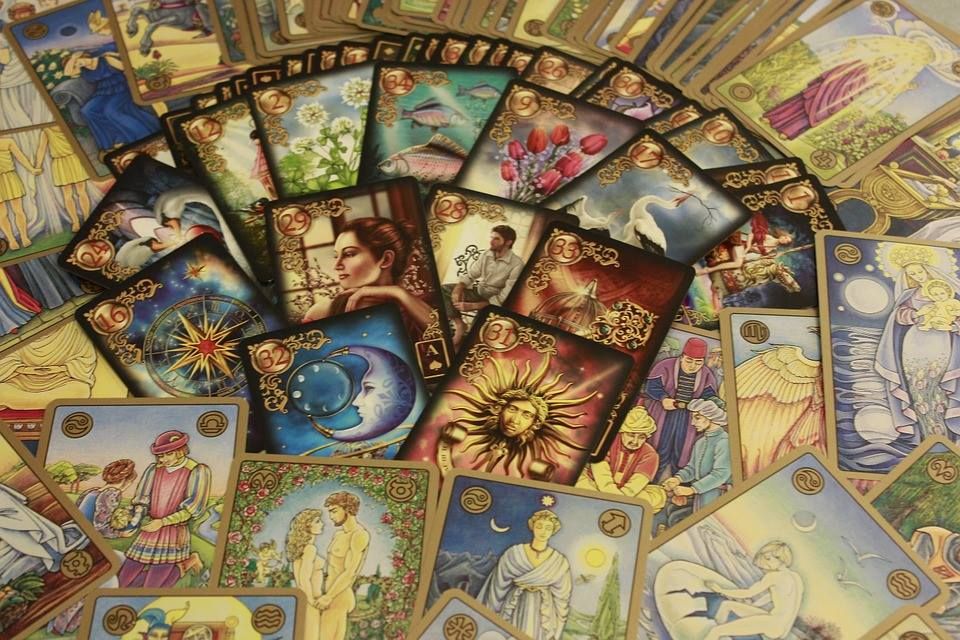 Oracle Cards- The Tarot Alternative $28\/25.00*