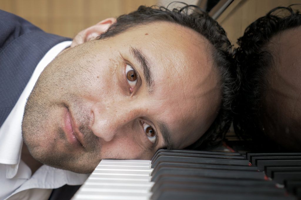 Solokoncert med pianist S\u00f8ren Rastogi